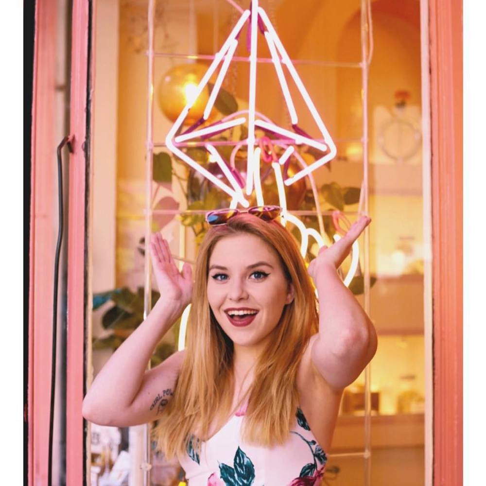 Meet your Posher, Angie